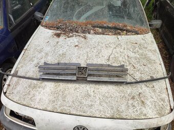 Predny naraznik a maska Peugeot 605 - 2