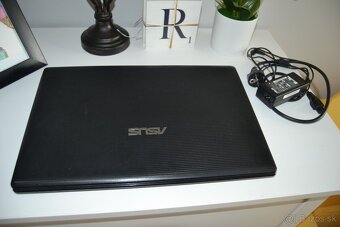 Notebook Asus X55A 15,6", Intel B830 1,8gHz, 4GB RAM, 256GB - 2