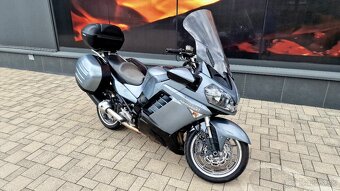Kawasaki GTR 1400 - 2