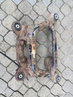 Zadná nápravnica BMW E46 - 2