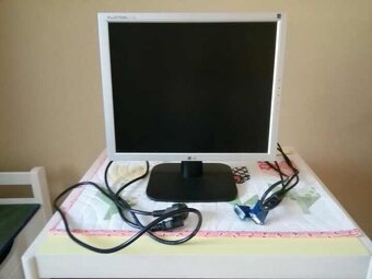 Monitor LG - 2