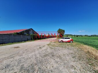 ADOMIS  - predáme stavebný pozemok Seňa 585m2,len 15min. z K - 2
