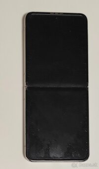 Samsung Z Flip 3 - 2