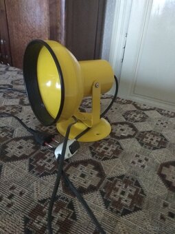 Predám retro nástennú lampu 70/80- te roky. - 2