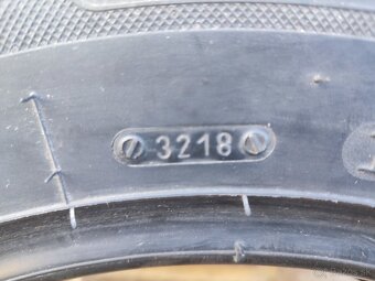 Predám zimne gumy 215/65 R16 2kusy - 2