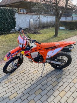 KTM 250 model 25 ako nová - 2