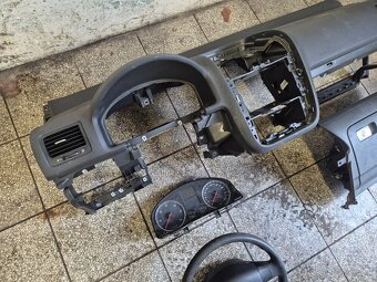 Predám airbagi pre Volkswagen Golf 5 V - 2