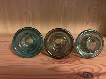 Sklenené izolátory. - 2