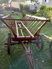 Starý drevený konský voz - rebriňak II - 2