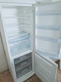 Predám chladničku Electrolux 175cm - 2