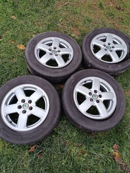 Predám letné pneu Hankook s diskami 195/65 r15 - 2