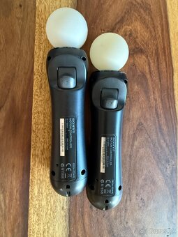 PS4 move ovladace - 2