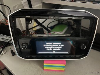 VW UP radio 1S0035871A - 2