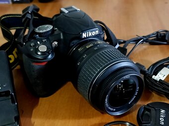 NIKON D3100 (Nikon Nikkor 18-55mm) - 2