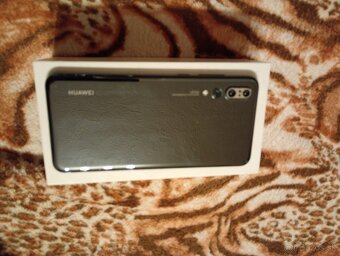 Predám Huawei P20 Pro - 2