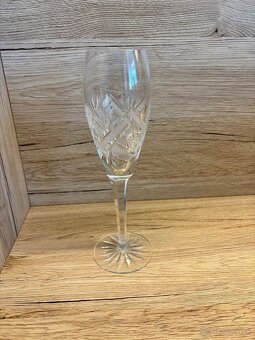 Krištáľový brúsený pohár na stopke - 2