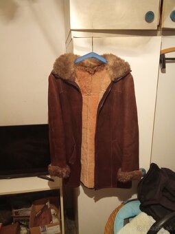 Predám dva dámske kozuchy - 2