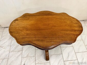 Starožitný elegantní stůl - 2