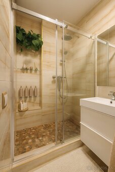 Prenájom 2 izbový luxusný byt centrum Nitra - 2