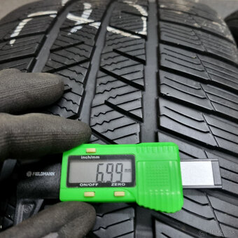 Zimné pneumatiky 245/40 R18 BARUM - 2