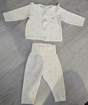 Detské krémové pyžamo č.74 (6-9 mesiacov) - 2