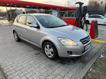 KIA Ceed 1.6 benzín - 2