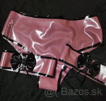 Latex kalhotky s podvazky - 2