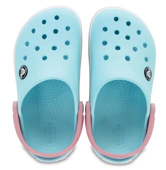 KRÁSNE ŠĽAPKY značky CROCS, PC 57 EUR - 2