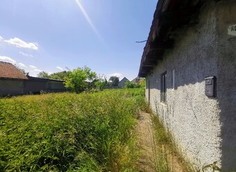 Tornyosnémeti - Stavebný pozemok 800 m2 so starým domom - 2
