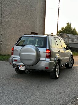 Toyota Rav4 2.0 D4-D 85kw Klimatronik,Ťažné zariadenie,Alu - 2