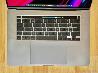 MacBook Pro 16" i9-2.4GHz,8j/64GB/1TB, Výdrž batérie 6 hod. - 2