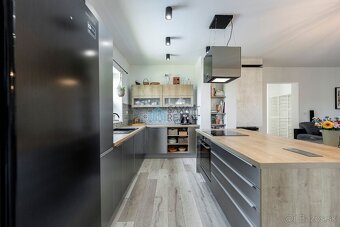 TOP zariadená novostavba, bazén, štýl a kvalita - Seleška - 2