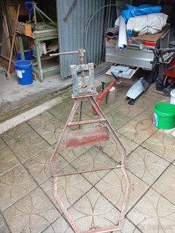 Prenosný vodárenský zverák pionier - 2