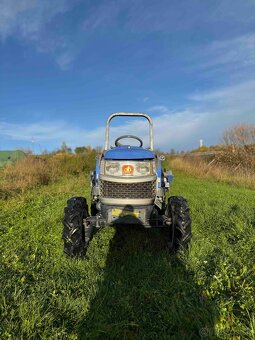japonský malotraktor ISEKI Sial hunter TH22F s rotavátorom. - 2