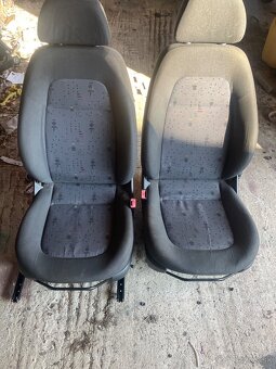 Predné sedačky škoda fabia 40€ par - 2