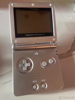 Game Boy Advance SP - 2