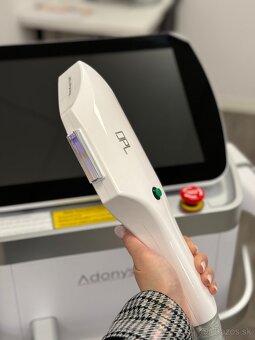 prístroj Adonyss QuantumPeak – QPL + RF laser - 2