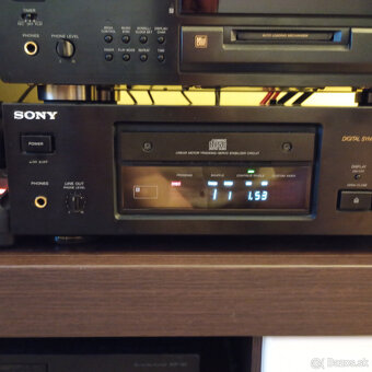 Predám prehrávač Sony cdm x 7 esd - 2