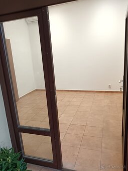 Šahy - obchodný priestor , kancelária na prenájom - 2