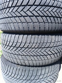 285/45 R21 zimne pneumatiky - 2
