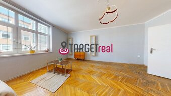 EXKLUZÍVNE: Veľký 2 izbový byt s balkónom a záhradou v centr - 2