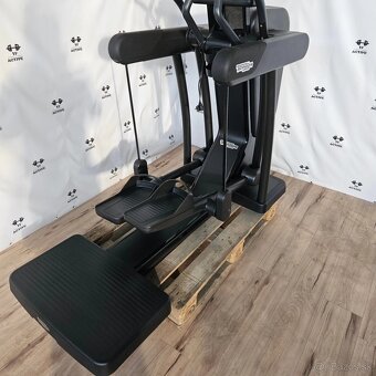 Eliptický trenažér Technogym vario artis unity 3.0 - 2