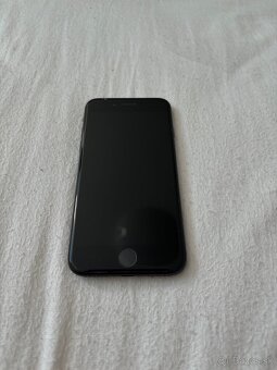 iPhone SE 2022 128GB + Obal - 2