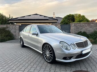 Mercedes benz E55 AMG V8 Kompresor 350kw. - 2