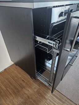 Moderná kuchynská linka so spotrebičmi - 2