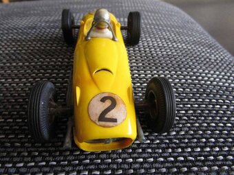 Carrera 132 Vzácny Ferrari Tipo (žltý) - 2