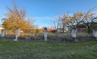 Stavebný pozemok  815 m2 s budovou, Levice, Kalinčiakovo (SM - 2