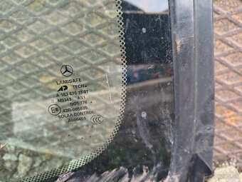 Predám čelné sklo originál Mercedes ml 163 - 2