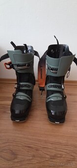 Lyžiarky ATOMIC - 2