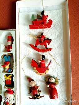 35 starých drevených figúrok - 2